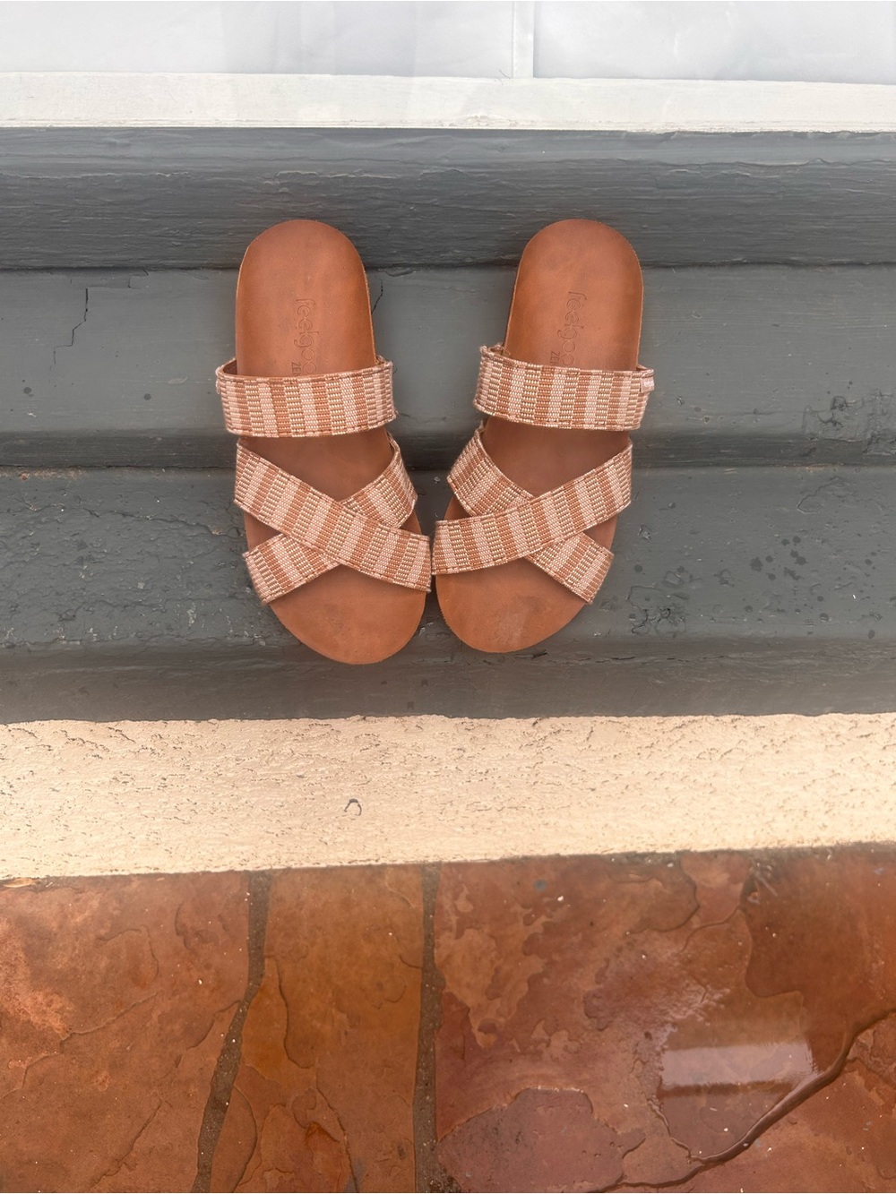 Woven Crisscross Slide Sandals in Light Tan size 7
